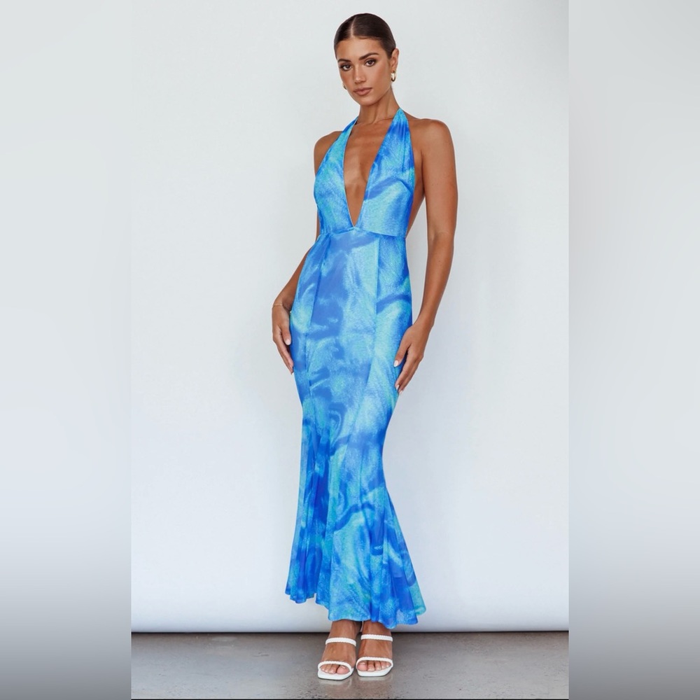 NWT Selfie Leslie Halterneck Maxi Dress